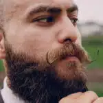 کاشت ریش چگونه انجام می شود؟
