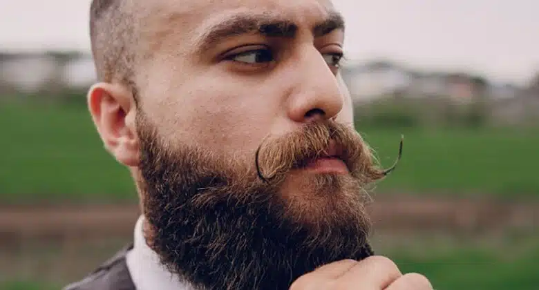 کاشت ریش چگونه انجام می شود؟